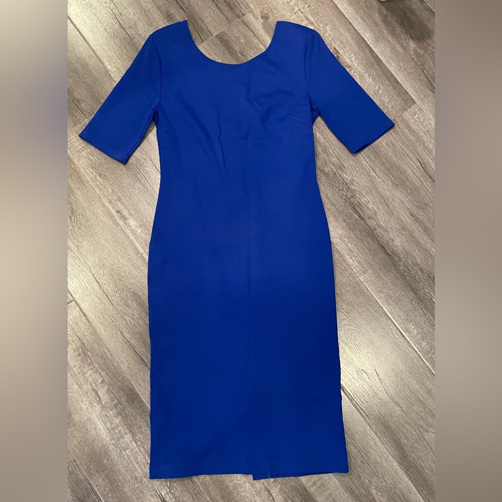 Royal blue simple midi dress with gold zipper and shoulder pads. Size L